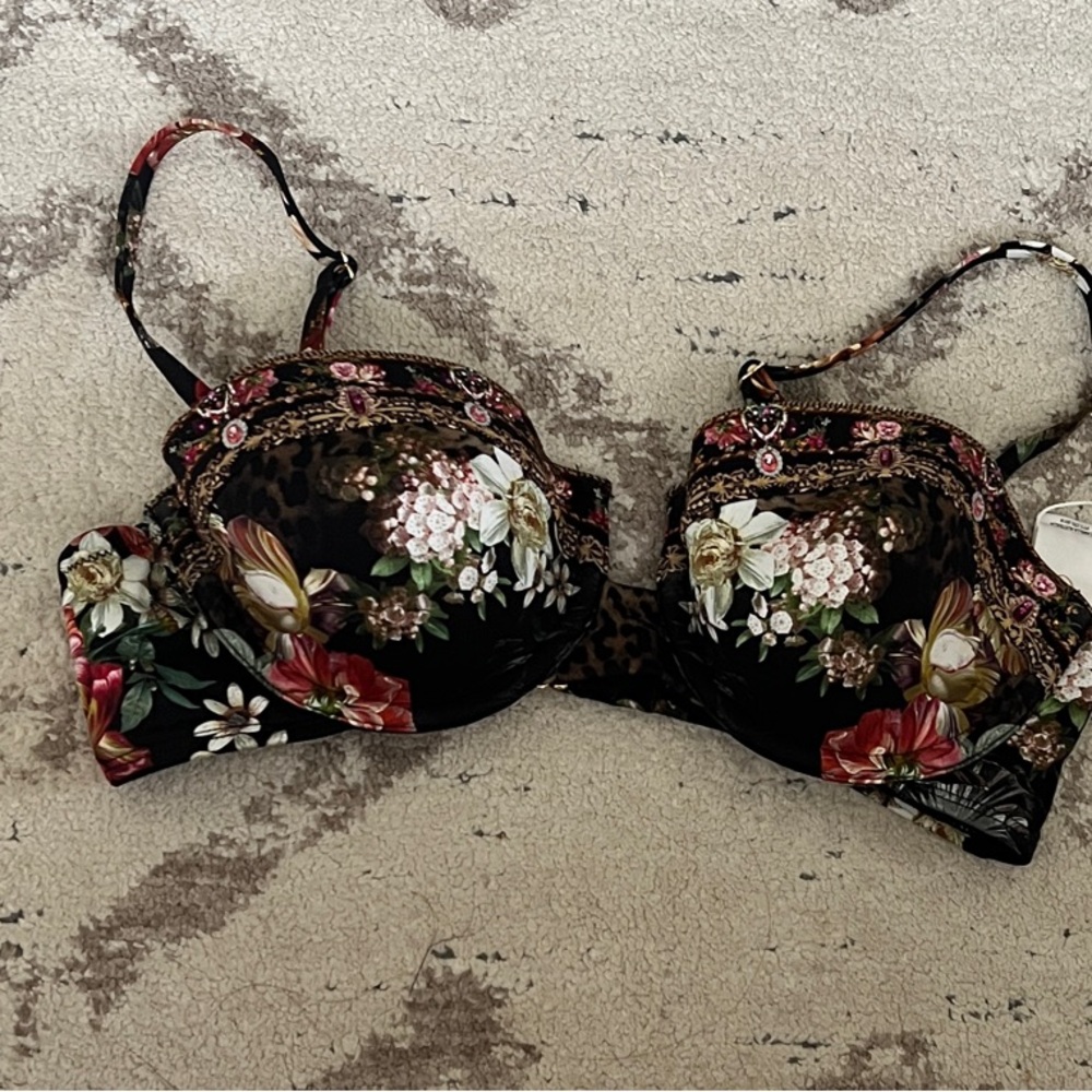 Camilla Women's - bikini top Black, Red, and White Floral